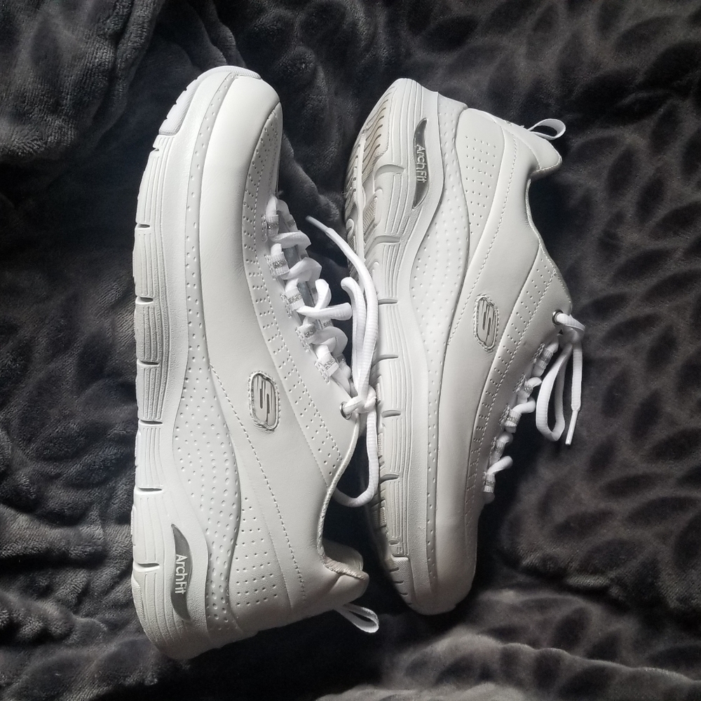 Skechers Women's Arch Fit Citi Drive Sneaker - 10